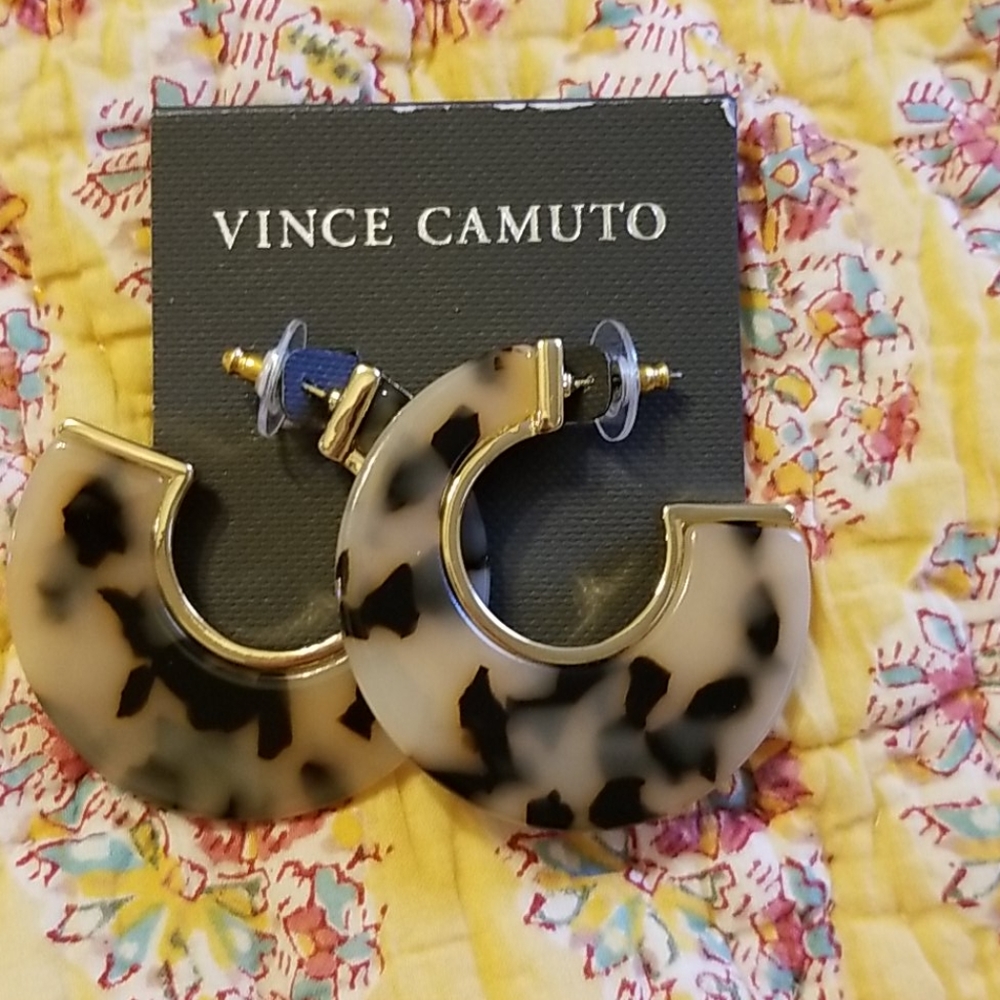 Vince Camuto acrylic hoop earrings